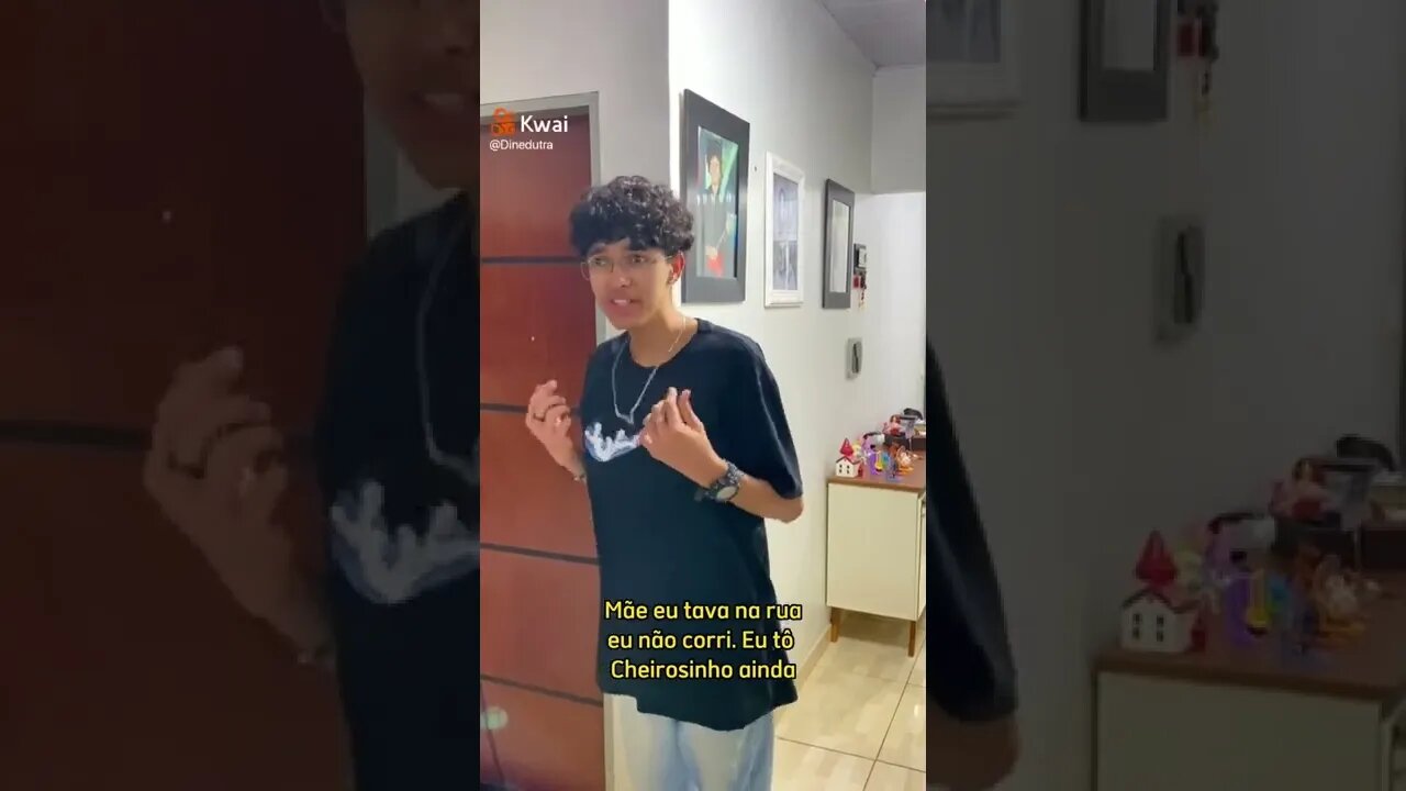 Michael não quer tomar banho cheira o sovaco e desmaia kkkkkkkkkkk (Kwai) #shorts (Dinedutra)