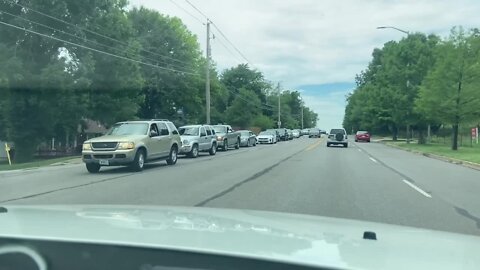 Hundreds lineup for cheap gas in KCMO