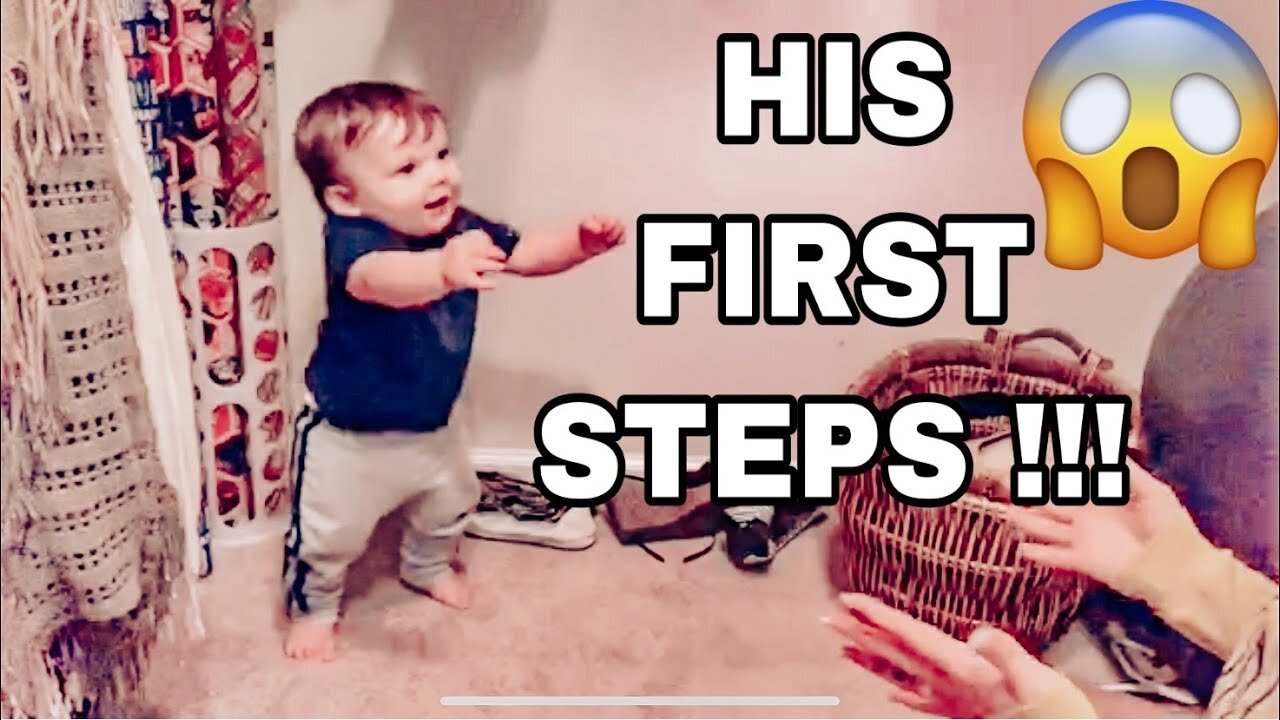 First time walking// Baby's first step