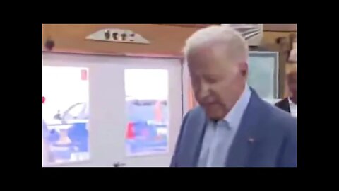 Confused Biden needs to pull out notes to answer a simple question. Scary