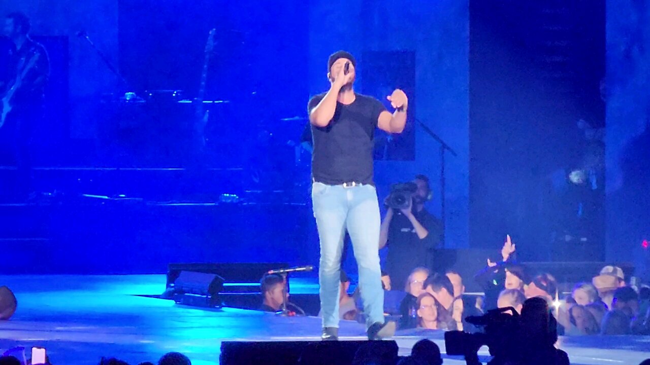 Luke Bryan - Down To One 10-13-2023 Green Bay