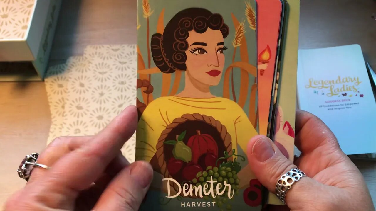 Unboxing Legendary Ladies Goddess Deck by Ann Shen