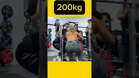 Emotional 200kg Squat | Annie Nelson 🇬🇧