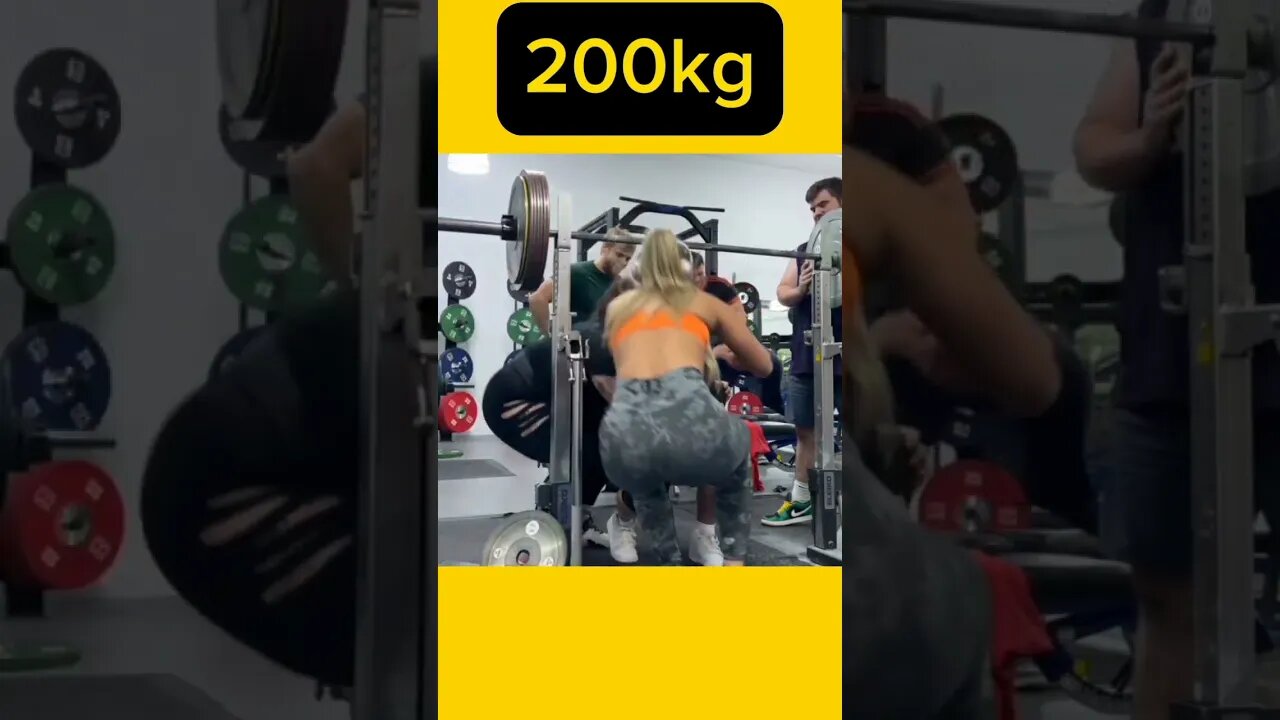 Emotional 200kg Squat | Annie Nelson 🇬🇧