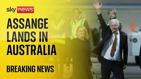 BREAKING: WikiLeaks founder Julian Assange steps on Australian soil to cheering crowds