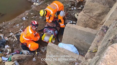 Resgate em Manhuaçu: bombeiros socorrem homem que caiu de ponte de aproximadamente 4 metros