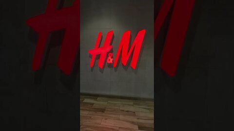 المقاطعة مستمرة.. من أمام محلات إتش أند أم H&M