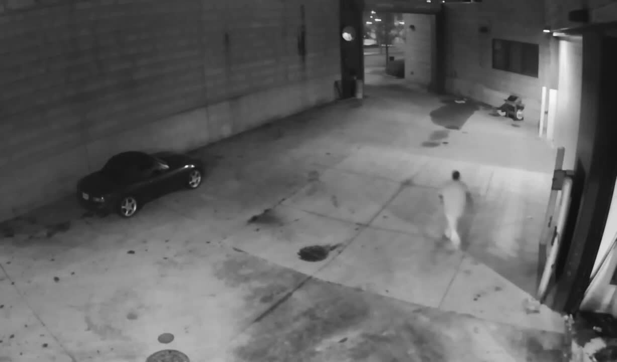 Inmate escapes from jail through kitchen back door