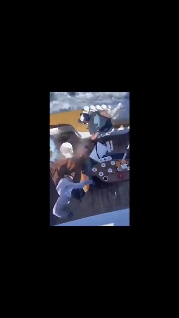 FISHERMEN🤿🚤🎣ALMOST HAD AN INCIDENT ON THEIR FIRST BIG CATCH🛶🎣🛟💫