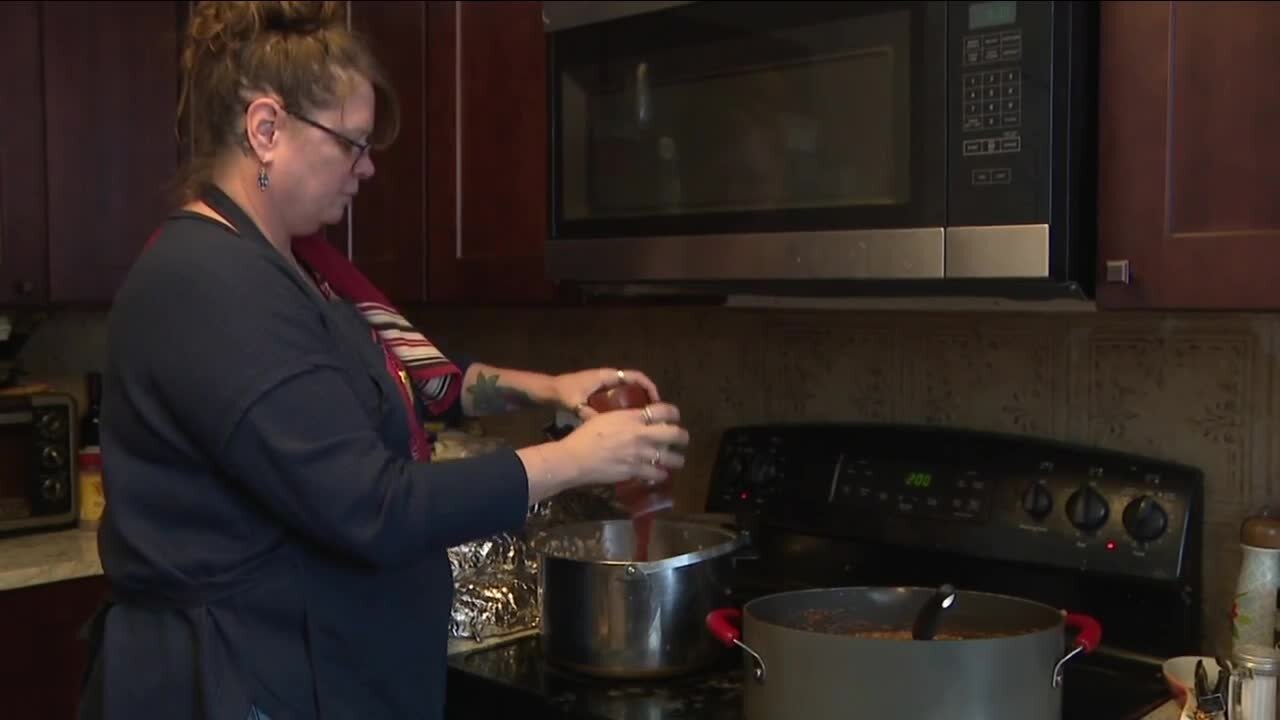 Making 'Meals from the Heart' gives woman chance to help neighbors who lost homes to wildfire