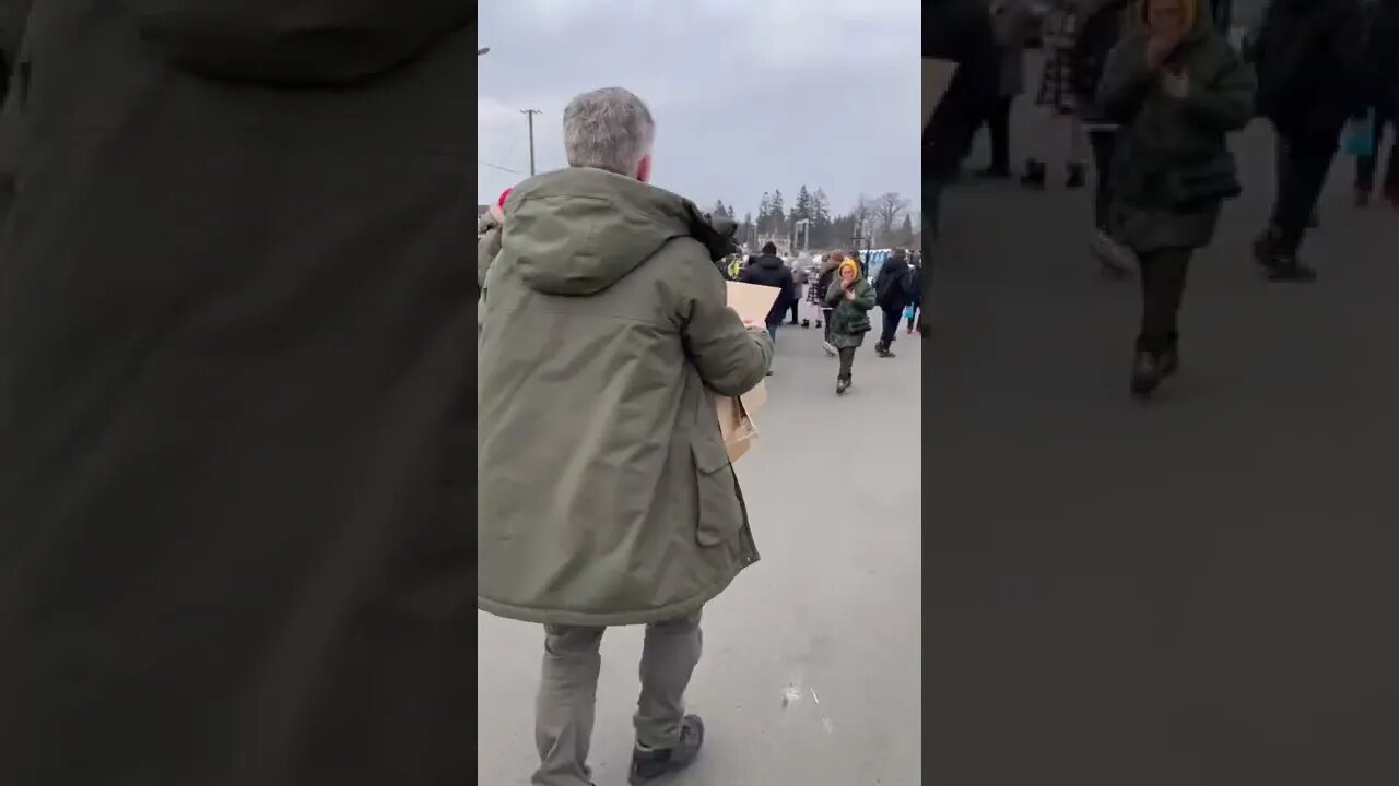 Ukraine Now: Current Situation At Border In Medyca as 1 Million Ukrainians Flee πΊπ¦