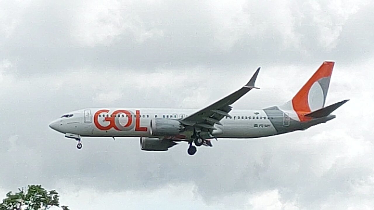 Boeing 737 MAX 8 PS-GPI vindo de Santarém(PA) para Manaus