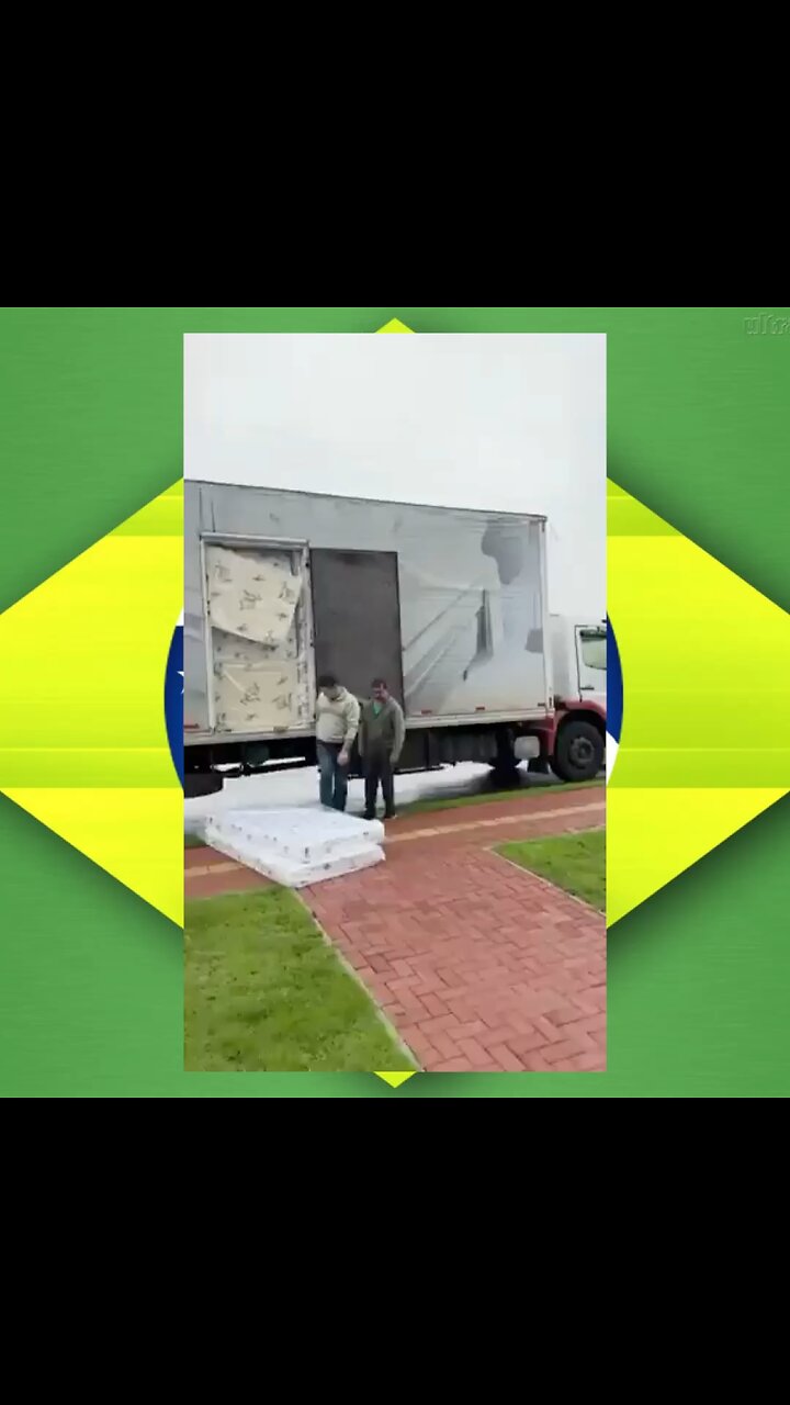 Revista Oeste segue levando ajuda ao povo gaúcho, parabéns Ana Paula Henkel, citada no vídeo.