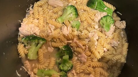 One Pot Chicken Broccoli Pasta