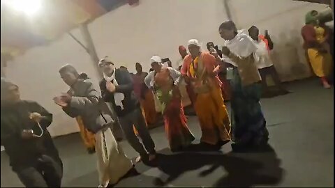 आज तमिलनाडु दिल्ली के राम भक्तों को भोजन प्रसाद ग्रहण करते हुए हिमाचल लंगर समिति के सदस्य,