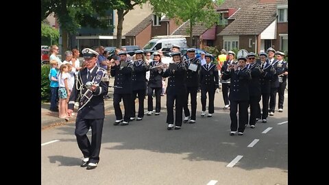 Fluit en Trommelkorps Sint Andreas Melick podium optreden in Montfort