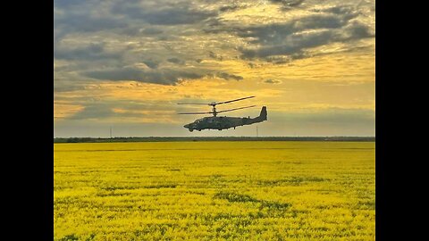 Helicoptero Ka-52 ruso impactando vehiculo de la OTAN/Ucrania en Vremyevskiy