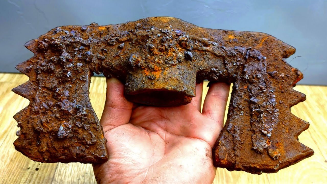 Restoration of a Very Rare Axe - You Have Never Seen Such An Ax