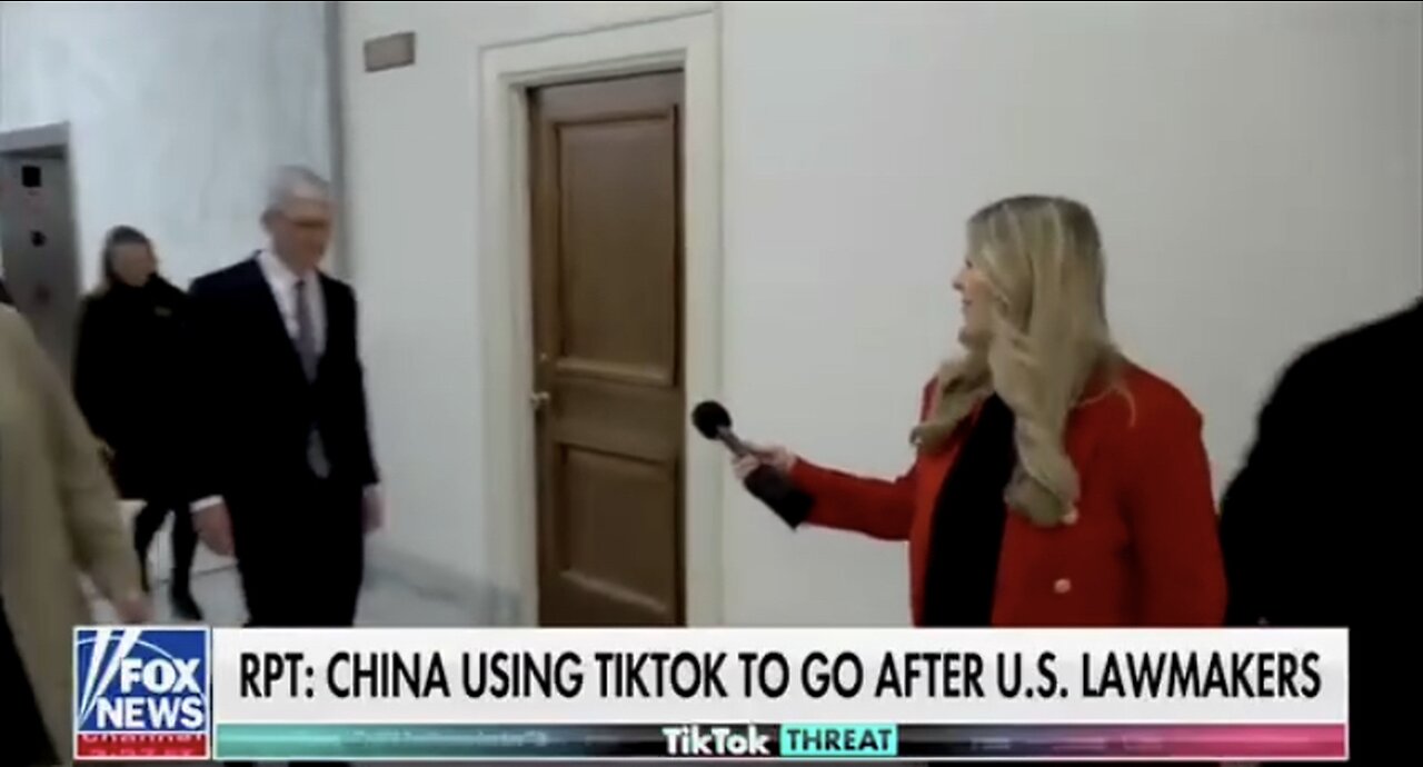 Apple CEO Ignores Questions Reporter Asks About China