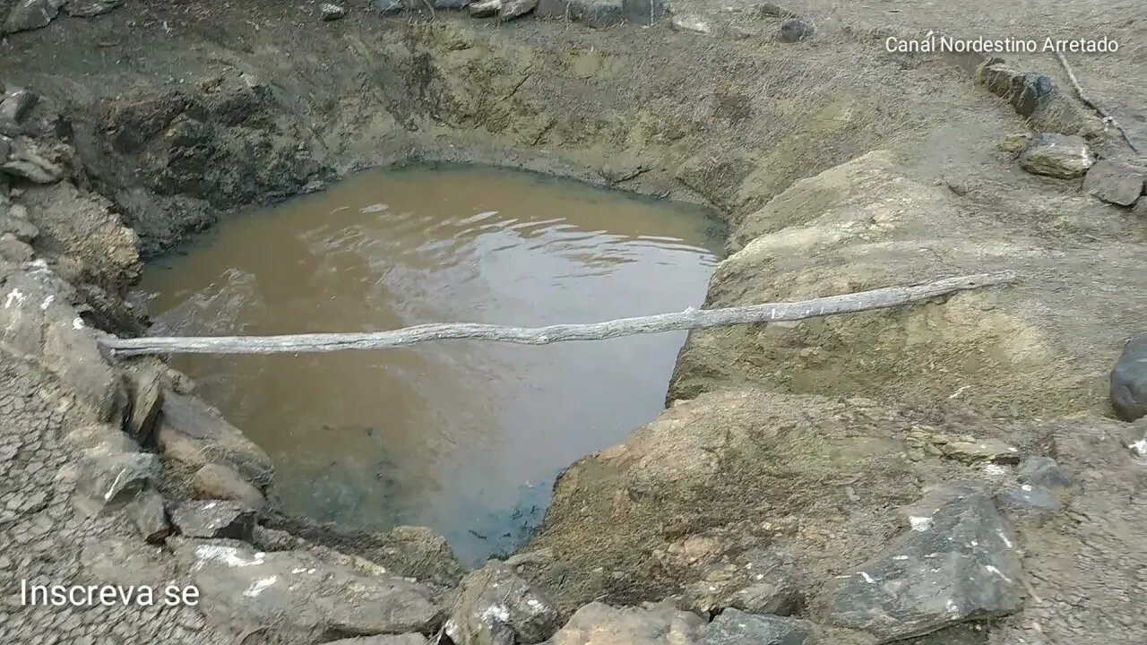 Açude reservatoria de água doce aqui na Bahia