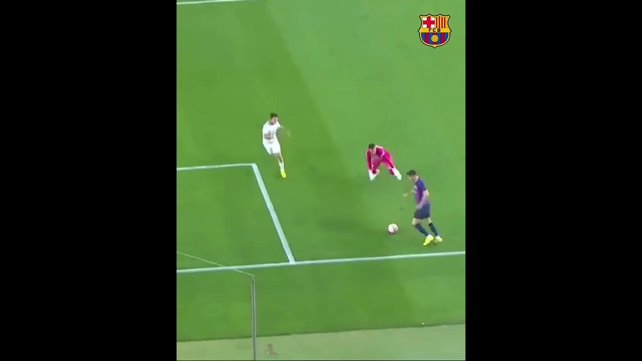 Lewy’s first goal in 🔵🔴 @fcbarcelona #shorts #viral