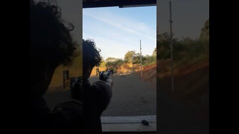 CBC 7022 atirando só com uma mão como pistola