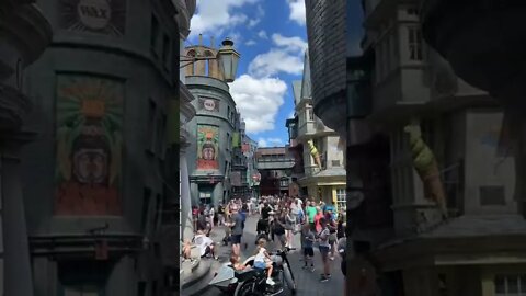 Diagon Alley #timelapse #universalorlando #wizardingworld #uoap #shorts #harrypotter #diagonalley