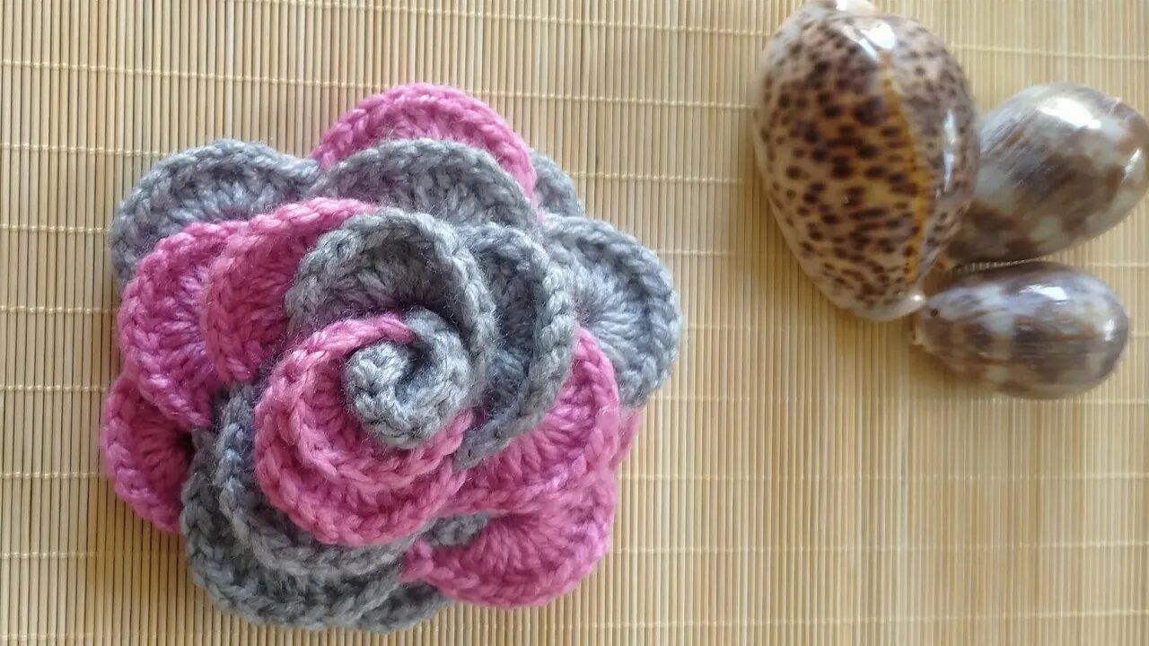 How to make a crochet flower 3D with multiple petals - ( left handed ).