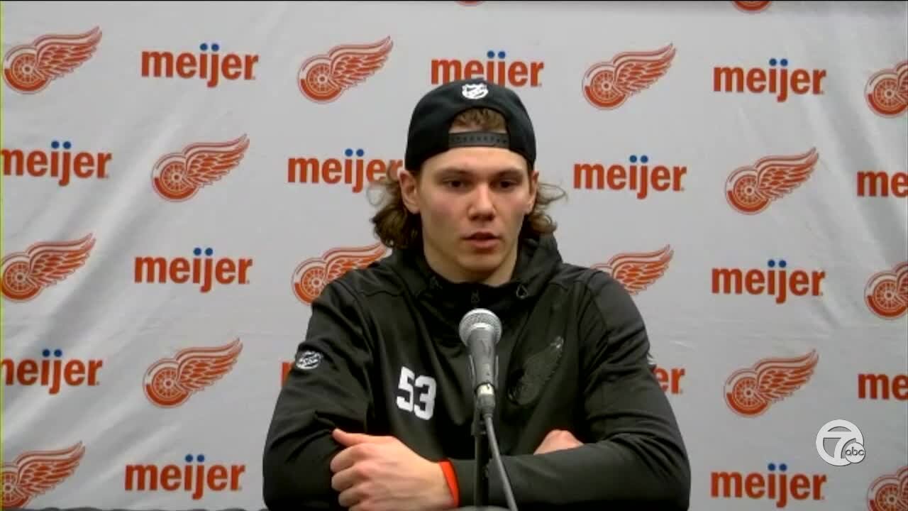 Red Wings D Moritz Seider talks about winning NHL rookie of the month