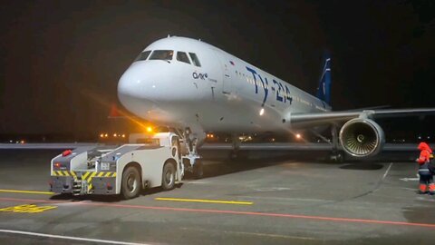 Pushback-Tupolev Tu-214 RA-64518