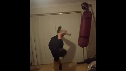 Upside down Sanji kick. #kickboxing #martialarts #taekwondo #Sanji #onepiece #kickingcombination