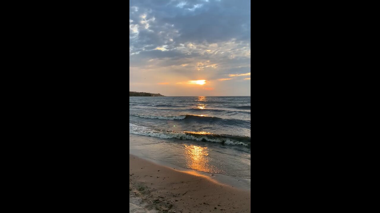 A beautiful sunrise in woodbine beach Toronto Canada❤️❤️