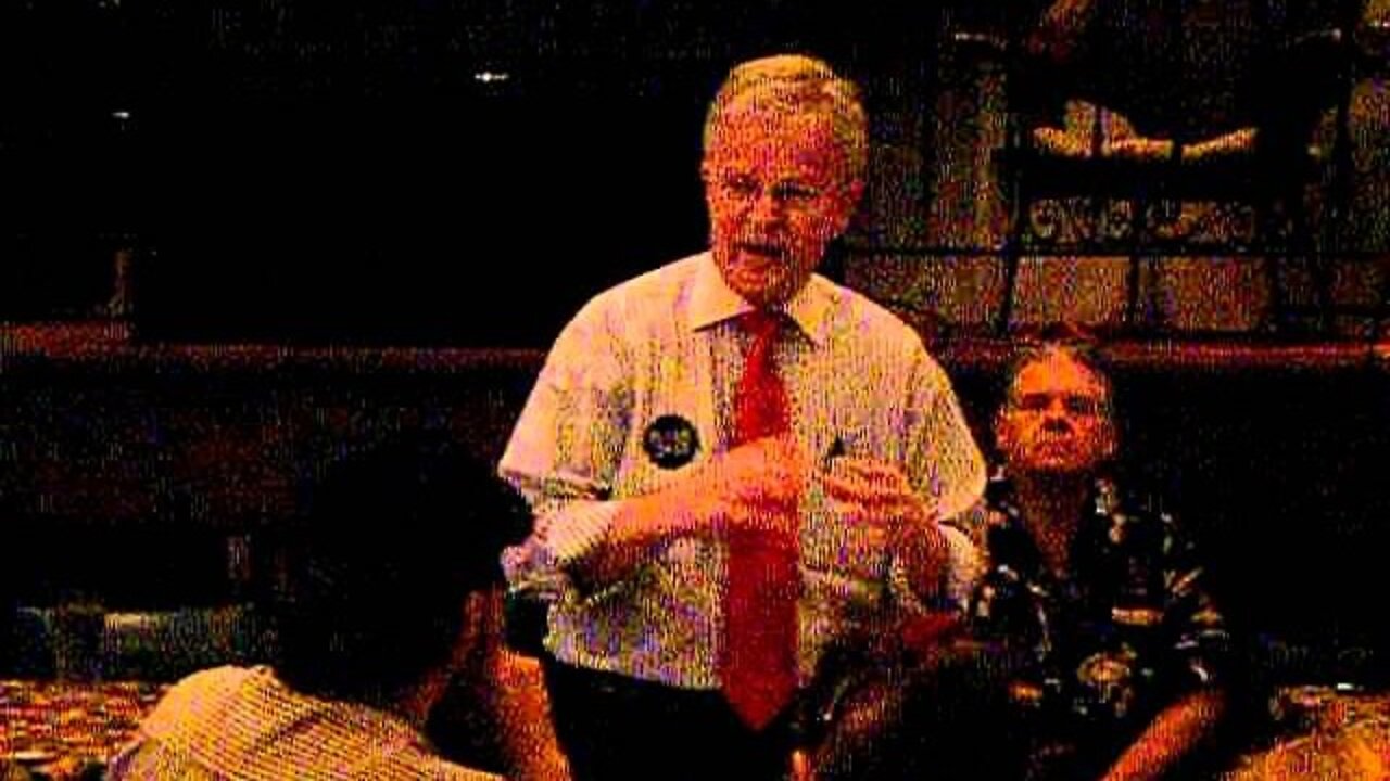 Buddy Roemer Takes questions at Twin City Tea Party: "Practical enviormentalism"