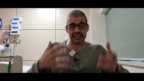 A Ministra da Defesa defende ideias opostas aos valores militares: as 'flores' não são o futuro...