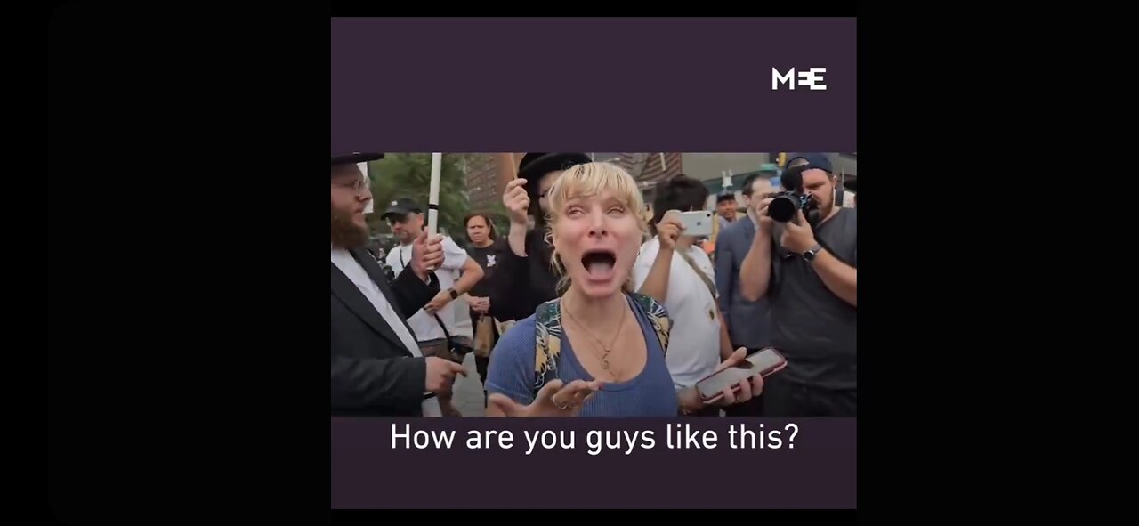 Jewish-Zionist goes full Karen after seeing other Jews wave Palestinian flags...