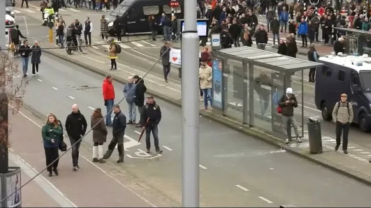 Politie veegt Museum plein schoon 2 januari 2022