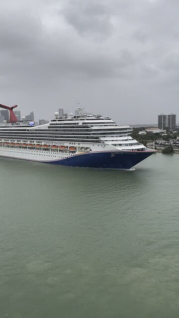 Sail away from Miami