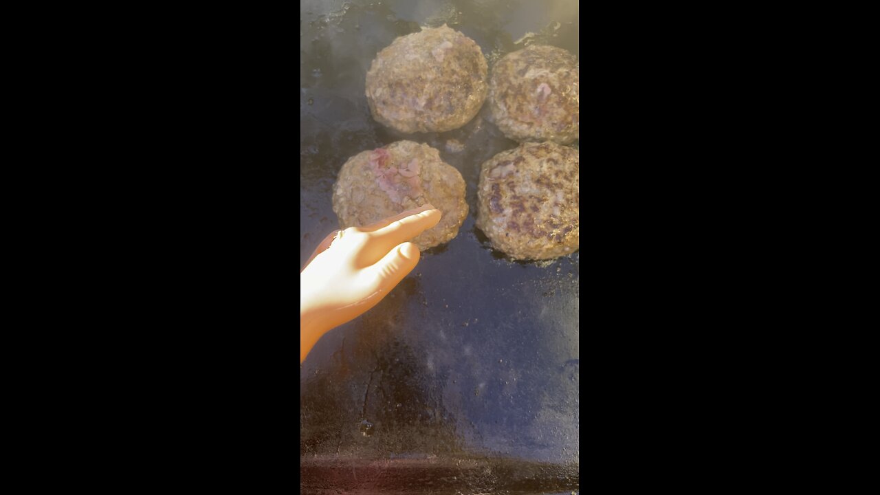Monday Legends with SPH featuring Blackstone Griddles. I love everything Blackstone