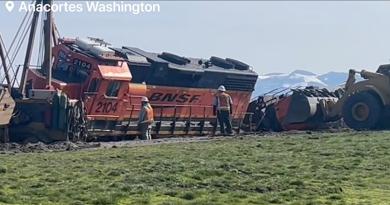 TRAIN DERAILS IN WASHINGTON SPILLING OVER 5,000 GALLONS DIESEL*FARMERS WIN SHOCK VOTE*END THE SYSTEM