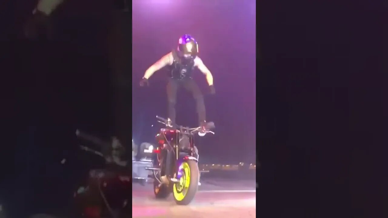 SHOW DE WHEELLING E FREESTYLE ANDA MUITO DE MOTO #grau #moto #wheeling #freestyle #viral #shorts