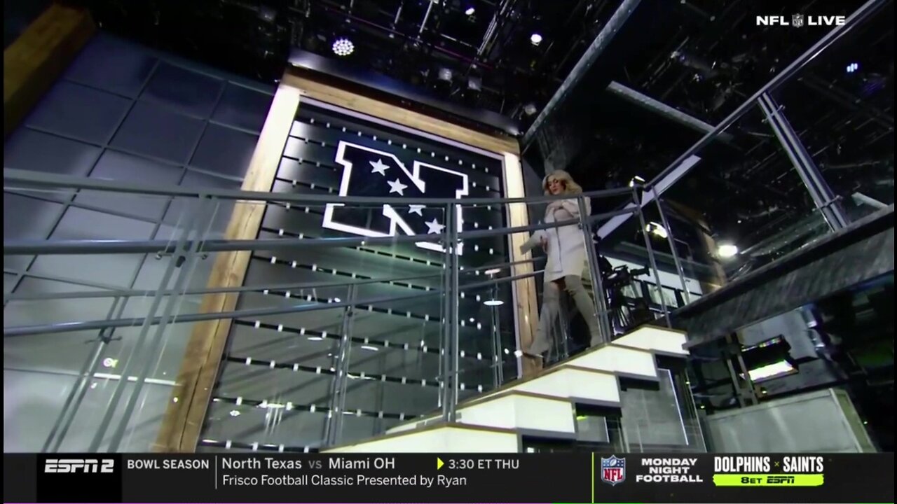 Laura NFL LIVE Dec 21 2021