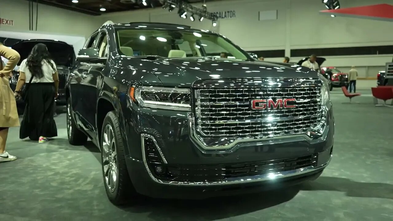 2023 GMC Acadia Denali AWD