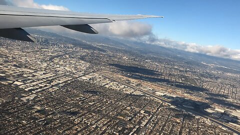 Flight landing- Watch a plane view through timelapse.