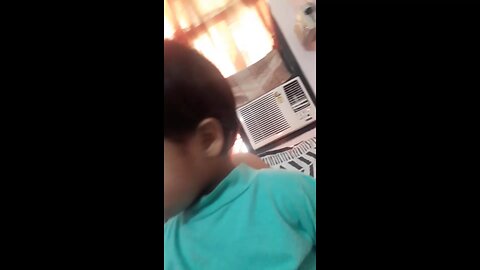 cut baby says I Love You