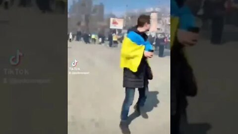 Ukraine in Kherson, National Guard opened fire in the air #RussianArmy #worldwar3