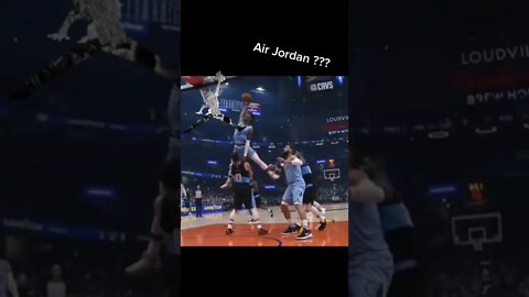 Ja Morant 'Almost' posterized Kevin Love with his rediculus dunk attempt