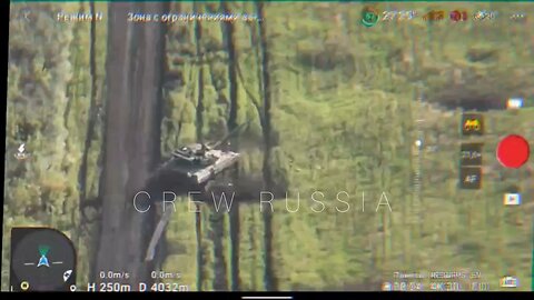 Footage of a lancet drone hitting a Ukrainian T-64 tank