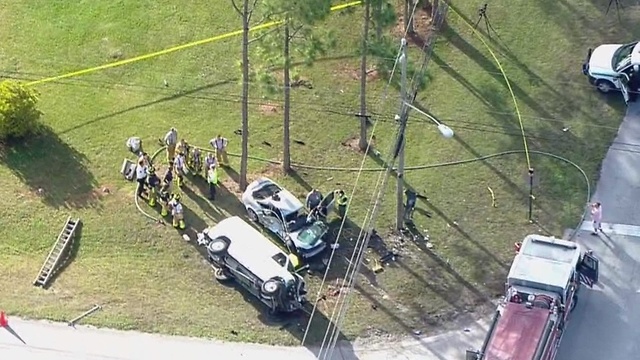 3 hurt after crash in The Acreage