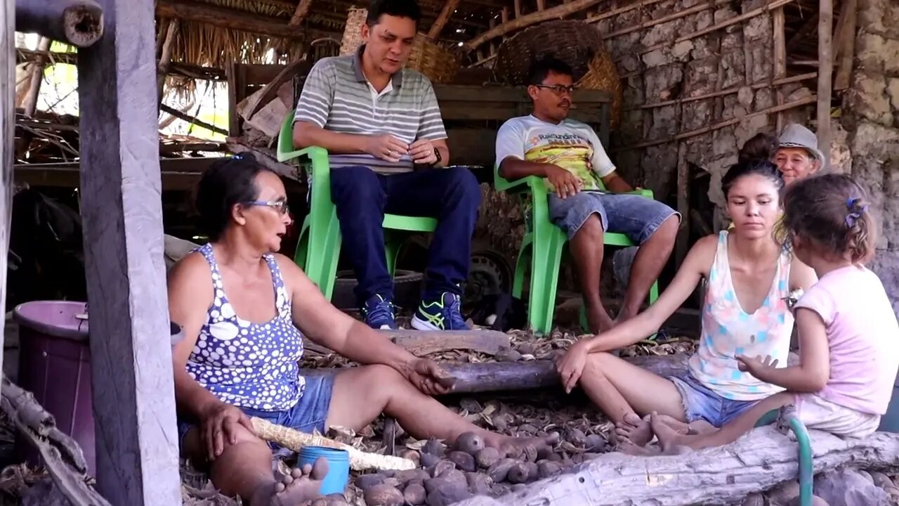 A HISTORIA DE MARIA DO LIVRAMENTO, GUERREIRA NA ROÇA E NO BABAÇU