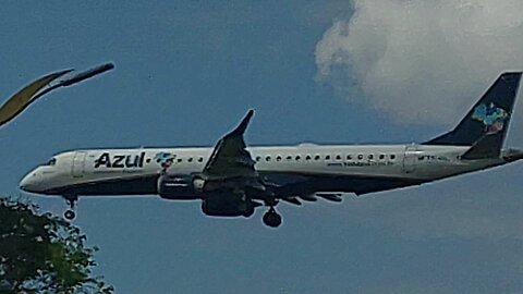 Embraer 195 PR-AXD vindo de São Gabriel da Cachoeira para Manaus